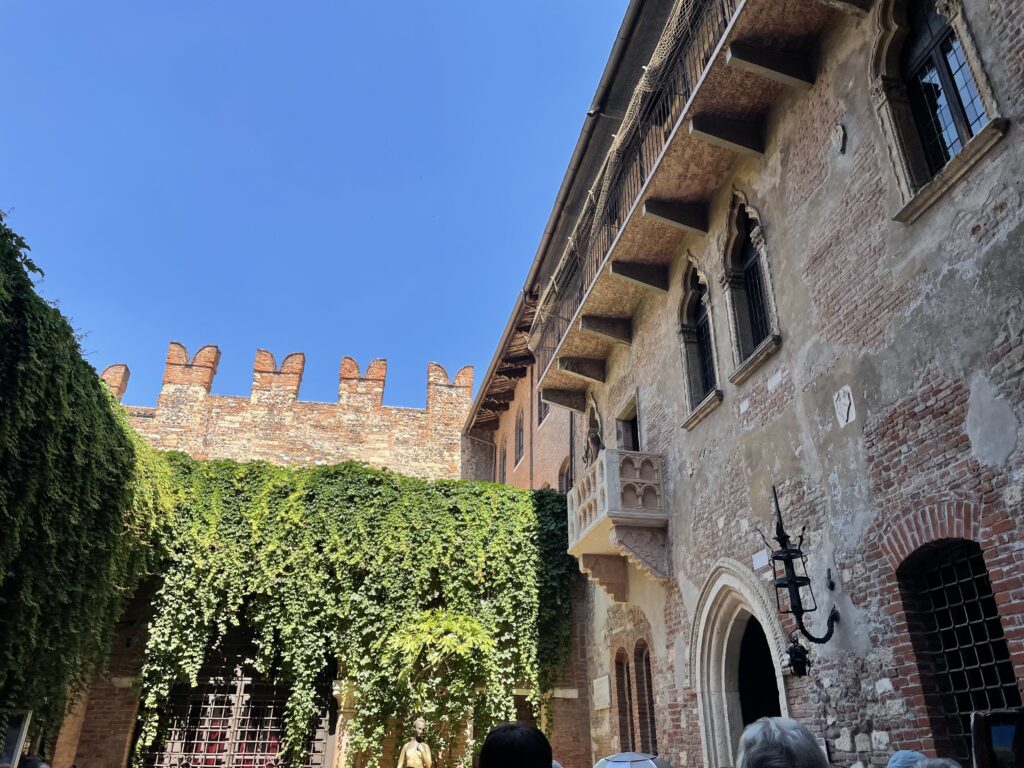 【義大利維羅納Verona】雙面情書:愛情在朱麗葉之家,歷史在競技場回響、老城堡