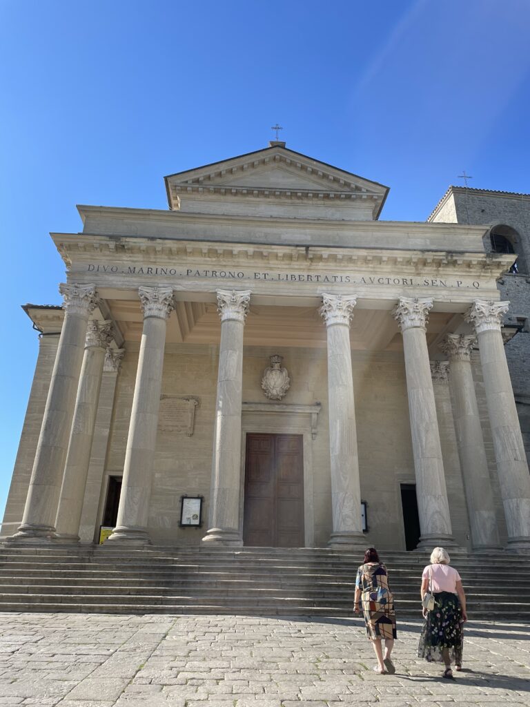 【聖馬力諾共和國San Marino】藏在義大利山上的迷你國度,世界第三小國探險記