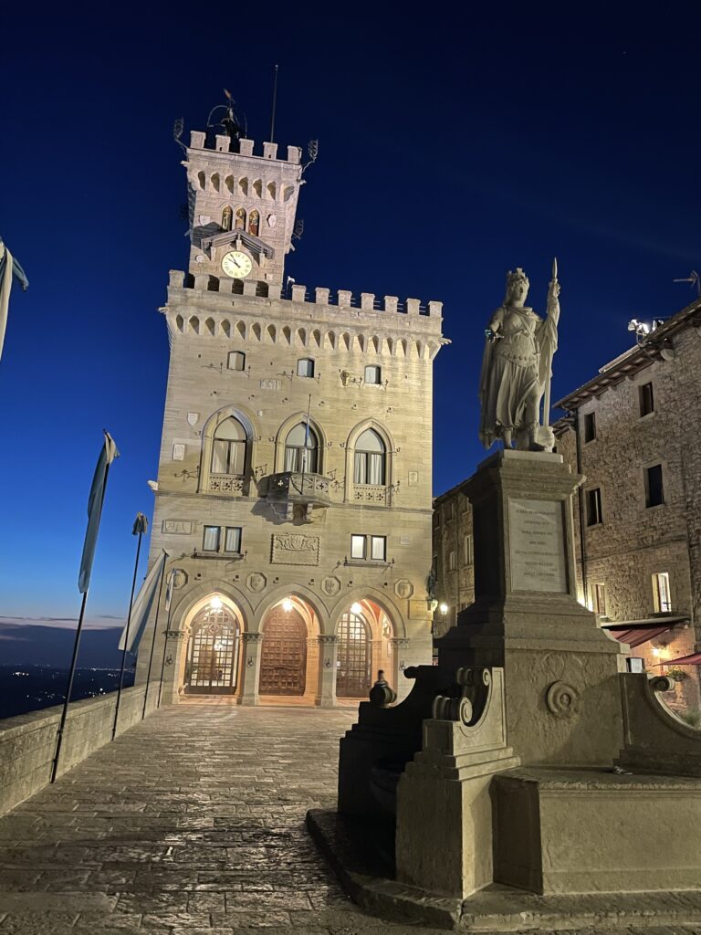 【聖馬力諾共和國San Marino】藏在義大利山上的迷你國度,世界第三小國探險記